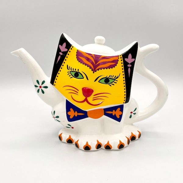 Brand New Ceramic Hand-Painted White Cat Teapot | Exotic Cat Ornament | Persian Style Kitten Tea Pot | Kitchen Ware | Cat Lover Gift