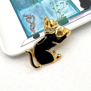 Vintage Enamel and Rhinestone Small Black Cat Pin Brooch,Cat Kitten Play with Yarn Ball