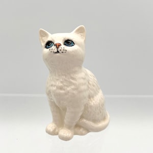 Vintage 1960s Beswick Persian Kitten Cat Figurine White With Blue Eyes | Statue Made In England | Cat Lover Gift | Collectible