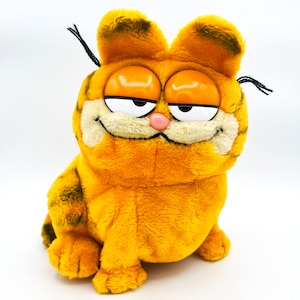 Vintage Garfield Plush: 1981 Stuffed Animal Collectible - Clean Condition