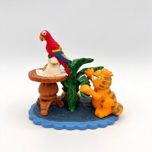 Vintage Garfield Cartoon Figurine King of the Jungle Funny figure Danbury Mint 1993
