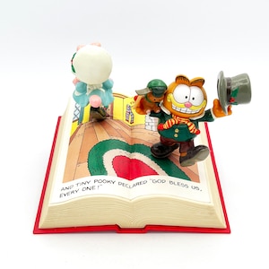 Rare Vintage 1984 Enesco Garfield & Arlene Music Box Tune is “We Wish You A Merry Christmas” 4.5” Tall