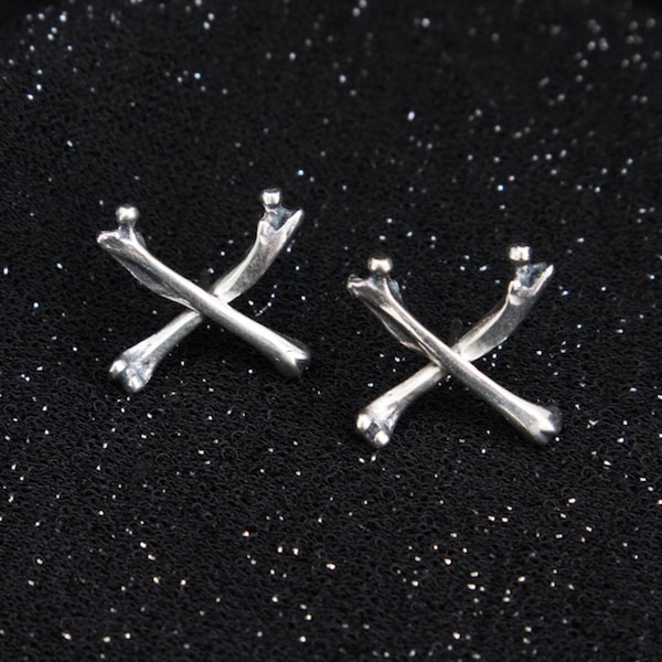 Crossbone Studs