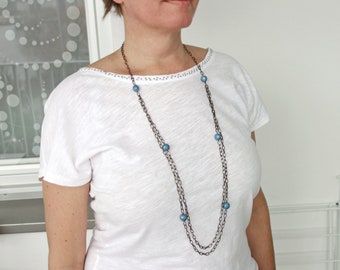 Collier long et épais, perles de verre à facettes bleues, chaîne à double rang noircie, collier long en couches pour femme