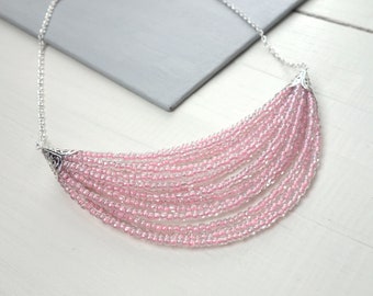 Hellrosa Lätzchen-Halskette, mehrreihig, aus Rocailles, Statement-Schmuck für Damen