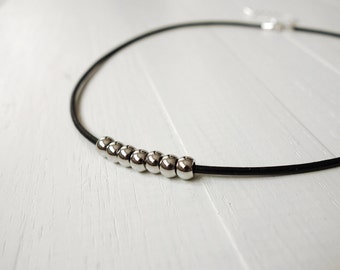 Collier en cuir noir, perles en métal, tour de cou cordon noir, collier unisexe en cuir de perles pour homme pour femme, fabriqué sur commande