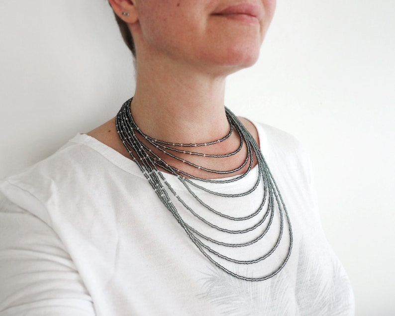 Multi Stranded Statement Necklace Gray Beaded Large Bib Necklace Layered Seed Bead Necklace for Women zdjęcie 1