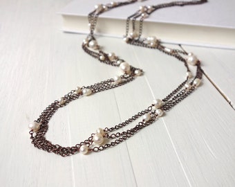Lange mehrlagige Halskette, weiße Süßwasserperlen, Vintage-Stil, braune Kupferkette, mehrsträngige lange Halskette für Frauen