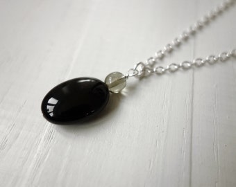 Black Pendant Necklace Onyx Stone Pendant Minimalist Chain Necklace Black Oval Stone Dainty Chain Necklace for Women