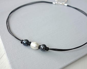 Black Leather Choker White Freshwater Pearl Glass Beads Minimalist Necklace for Women
