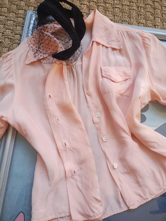 1940's peach rayon blouse - image 8