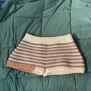 crochet striped shorts *Size M*