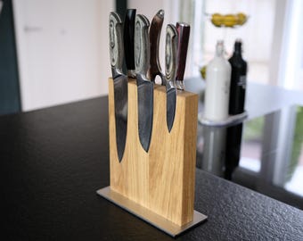 Magnetic knife block made of oak – stylish knife holder, modern solid wood design, unique kitchen storage