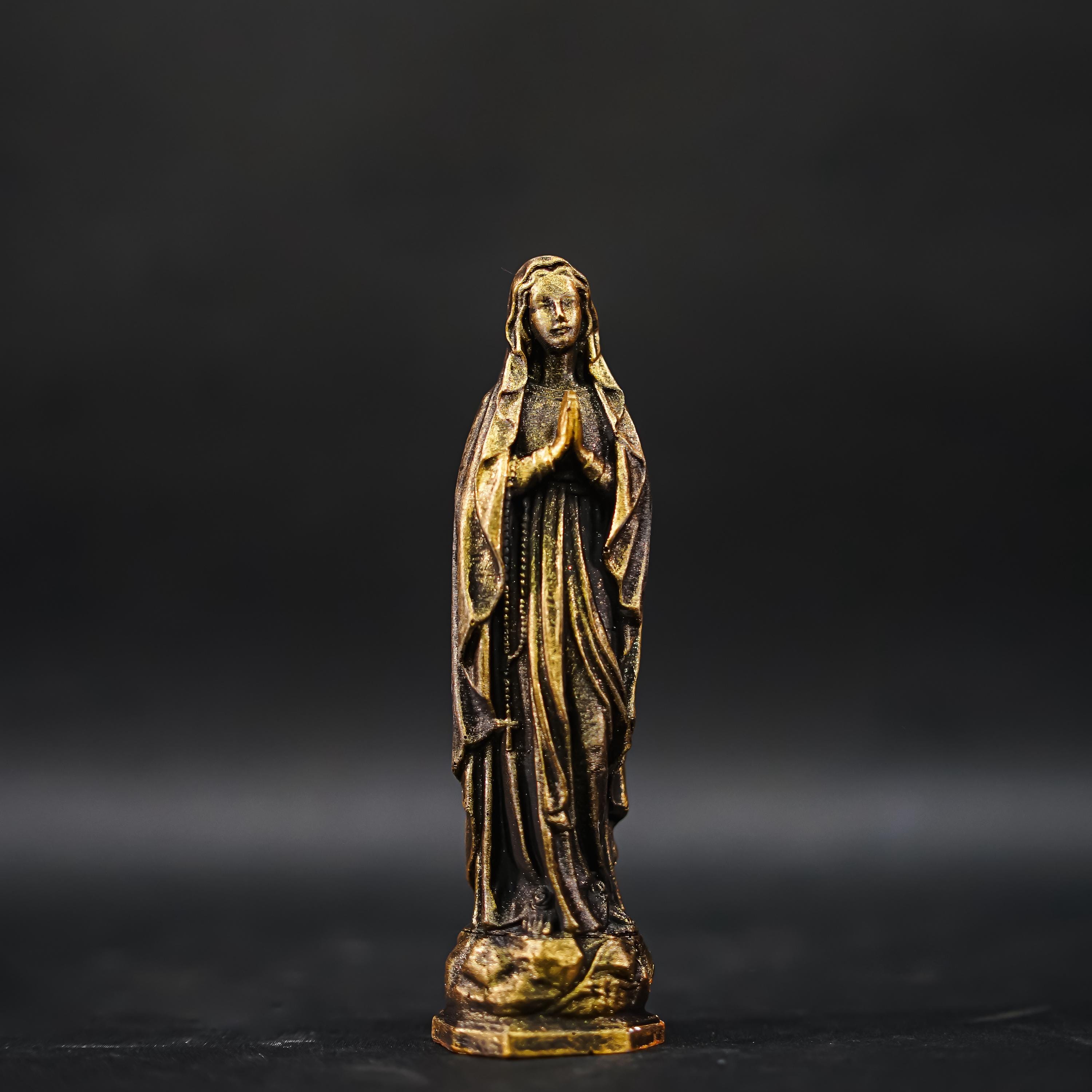 聖母マリアの彫刻、イエスの母、恵みの聖母、聖母マリアの像