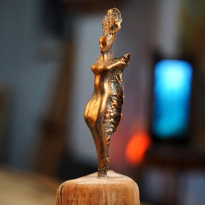 Egyptian figurine, tutankhamun abstract sculpture, bronze painting woman statue art, tumbled bronze egyptian god home decor