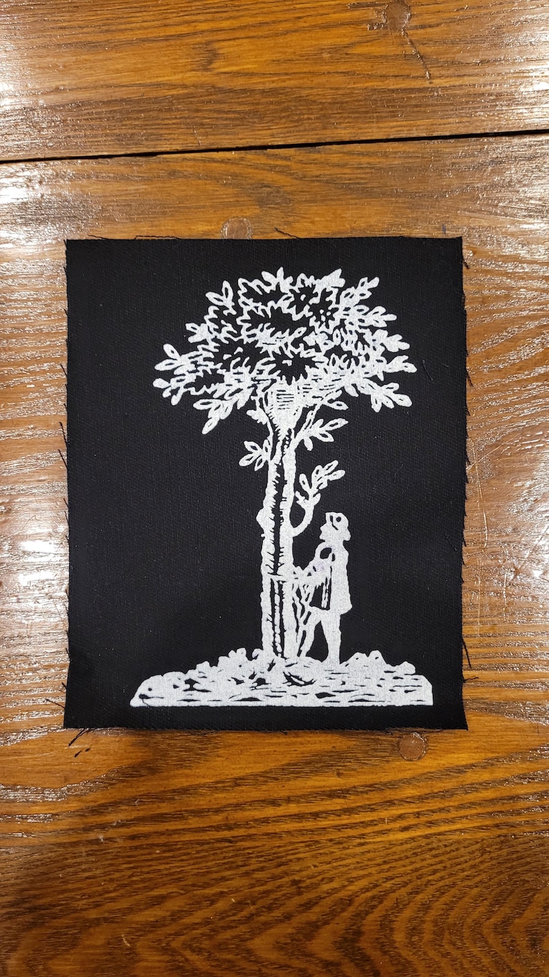 Bajo un árbol imagen 1