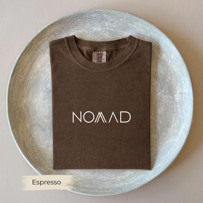 Nomadskjorta, bekväma färger minimalistisk livsstilskjorta, estetisk unisex-t-shirt, inspirerande nomadgåva, trendig nomadskjorta för män och kvinnor bild 5