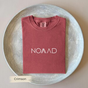 Nomadskjorta, bekväma färger minimalistisk livsstilskjorta, estetisk unisex-t-shirt, inspirerande nomadgåva, trendig nomadskjorta för män och kvinnor bild 7