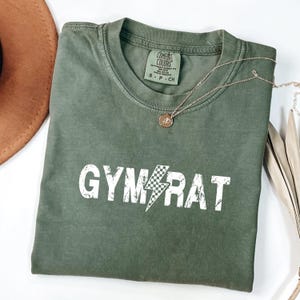 Maglietta Gym Rat, Comfort Colors® Regali divertenti per gli amanti della palestra, Maglietta da allenamento, Maglietta da palestra, Ispirazione per l'allenamento, Maglietta per l'allenamento della forza, Fitness