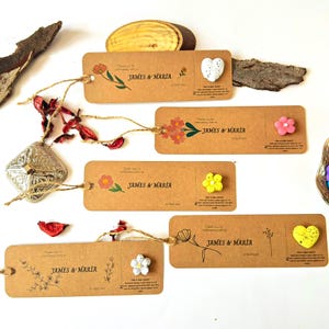 Marque-page personnalisé avec du papier graine. Marque-page personnalisé pour la rentrée, cadeaux d'invités pour mariages, fiançailles, remises de diplômes, baptêmes.graines