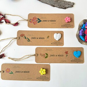 Personalisiertes Lesezeichen mit Samenpapier. Personalisierte Namenskärtchen mit bepflanzbaren Samenpapierformen. Papier zum Pflanzen von Wildblumen, Lesezeichen,