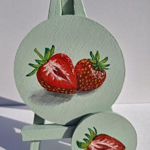 Peinture acrylique 8 cm + 5 cm. Un chevalet de 15 cm. Pièce unique en son genre. Mini oeuvre d'art