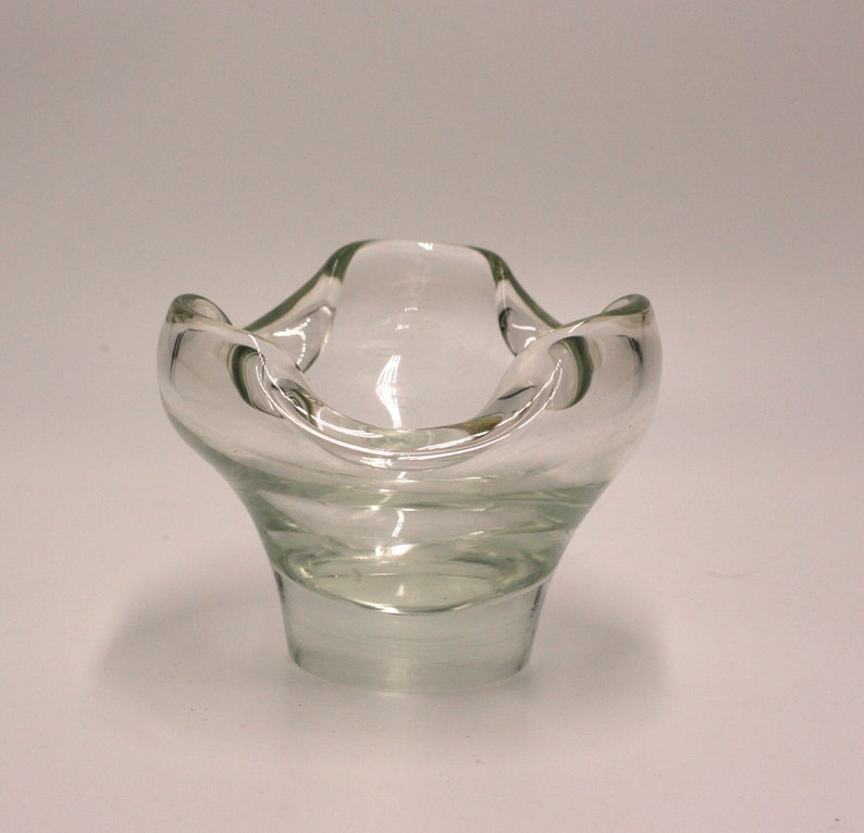 vintage art glass bowl with curled edges image 1