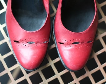 Vintage Etienne Aigner Apple Red Leather Pumps