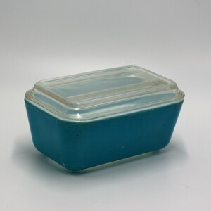 vintage Pyrex blue refrigerator dish with cover 502B