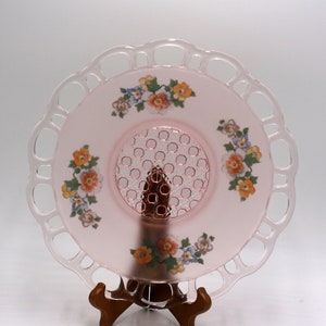 vintage pink satin depression glass plate with lace edge. reverse painted image 2