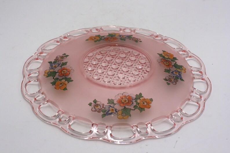 vintage pink satin depression glass plate with lace edge. reverse painted image 3