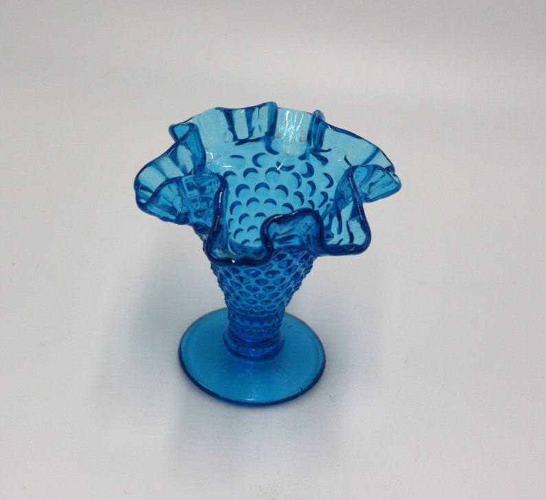 vintage fenton blue hobnail vase with ruffled edge image 2