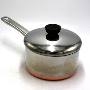 vintage Revere Ware 1.5 Quart Saucepan with metal Handle