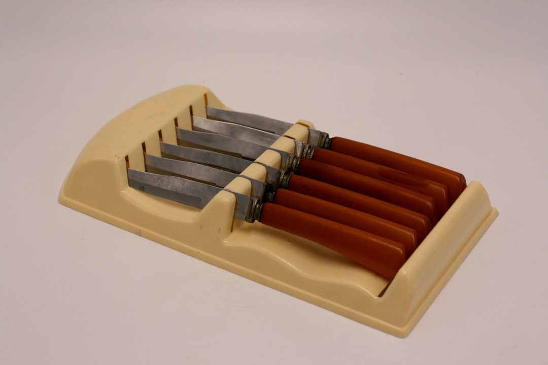 Vintage Regent Sheffield Steak Knives With Bakelite Handles in Plastic