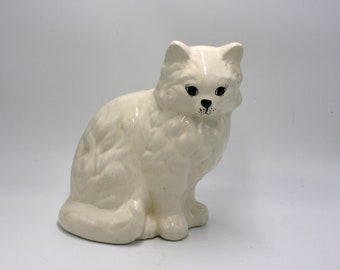 vintage ceramic white cat hobbyist piece