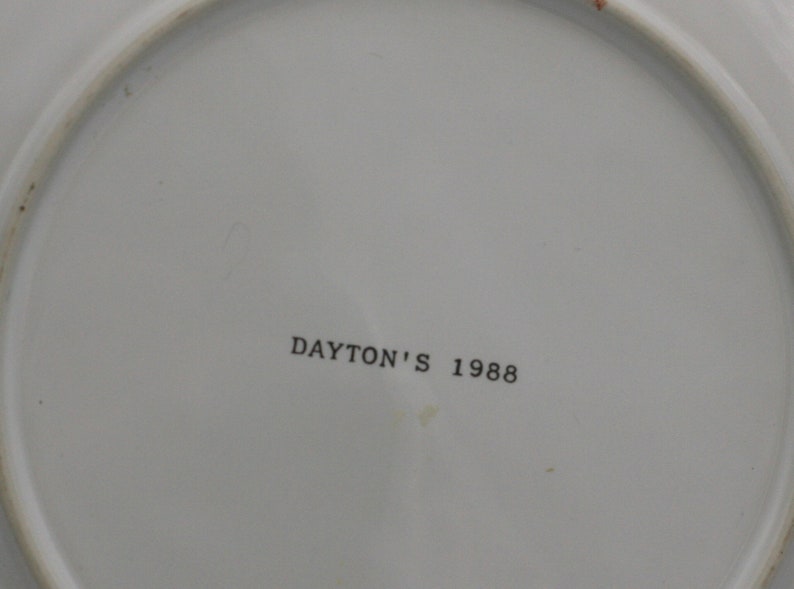 vintage Dayton's Santa plate 1988 image 5