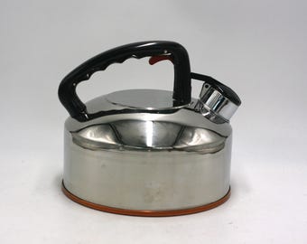 vintage West bend 2.5 Quart Tea Kettle