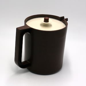 vintage Tupperware brown pitcher 1575-4