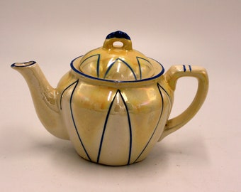 vintage tea set/lustre ware/made in Czechoslovakia/sugar bowl/creamer/tea pot