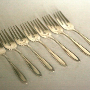 vintage oneida bridal wreath salad forks set of seven/silver plate forks image 1