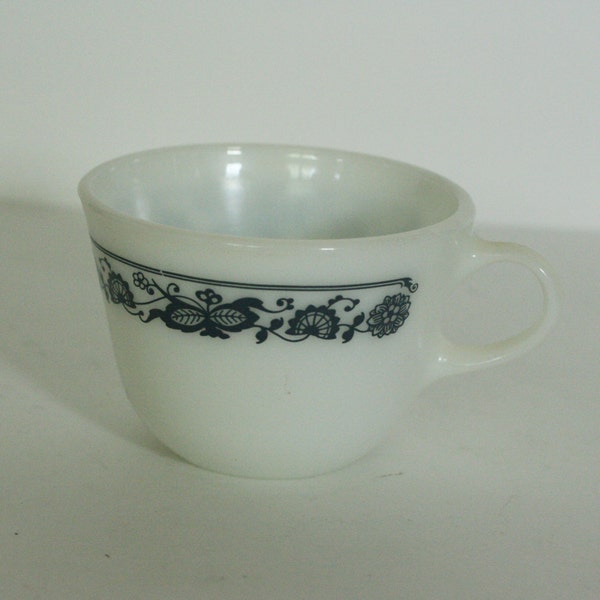 vintage pyrex coffee cup old town blue pattern
