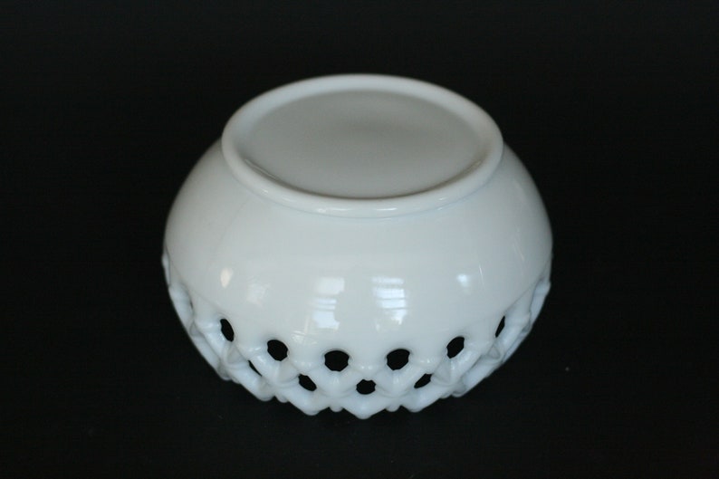 vintage westmoreland milkglass bowl image 4