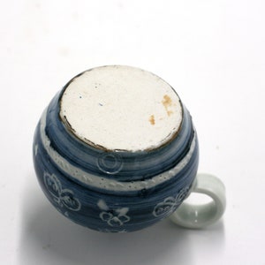 vintage blue and white pottery vase image 5