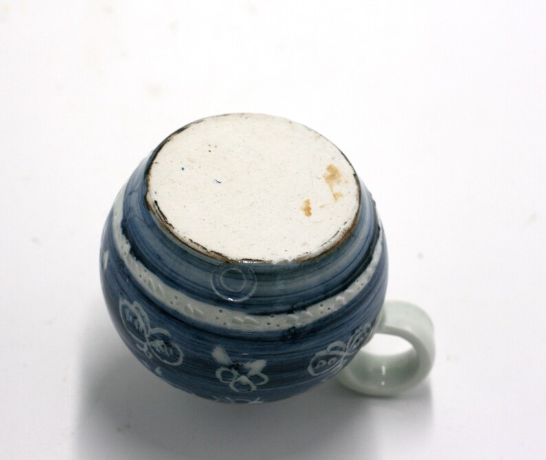 vintage blue and white pottery vase image 5