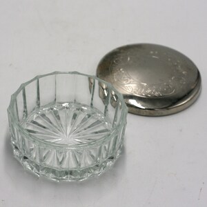 vintage glass powder jar with silver plate lid Bild 2