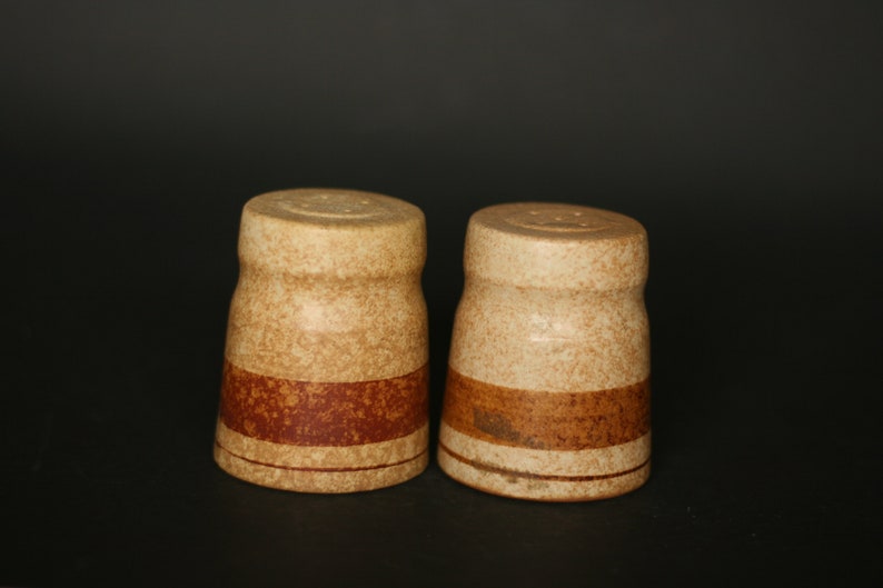 vintage pottery craft salt and pepper shakers/brow pottery shakers/made in USA image 3