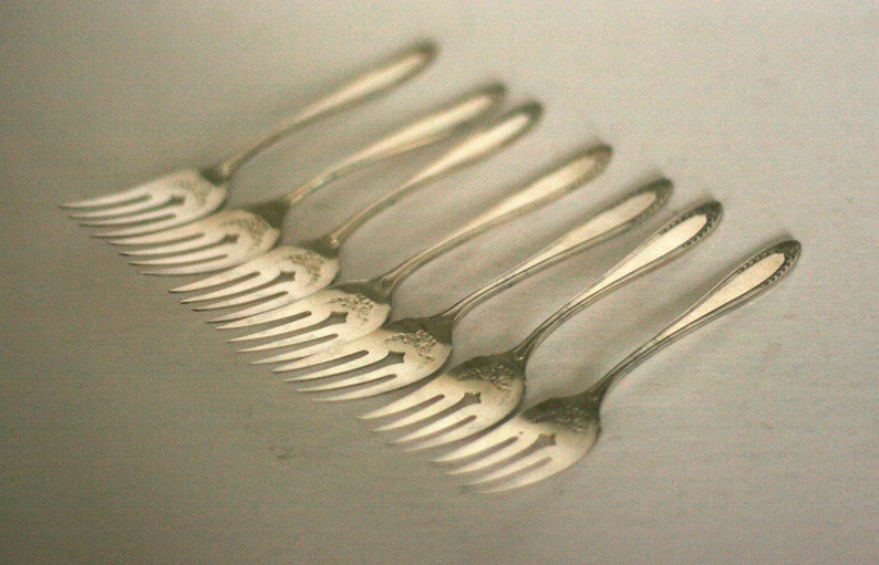 vintage oneida bridal wreath salad forks set of seven/silver plate forks image 2