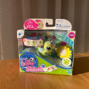Littlest Pet Shop Walkables Caterpillar 2312 NIB Brand New in Box Vintage 2010 Hasbro LPS Collectible