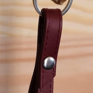Faux leather keychain - metal flower
