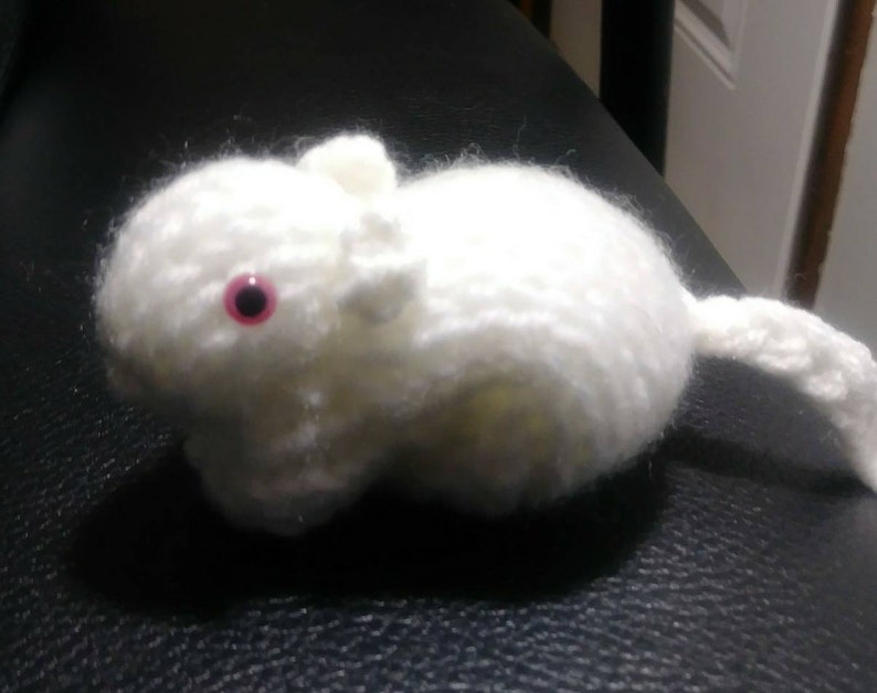 Knitted White Gerbil 12 image 4